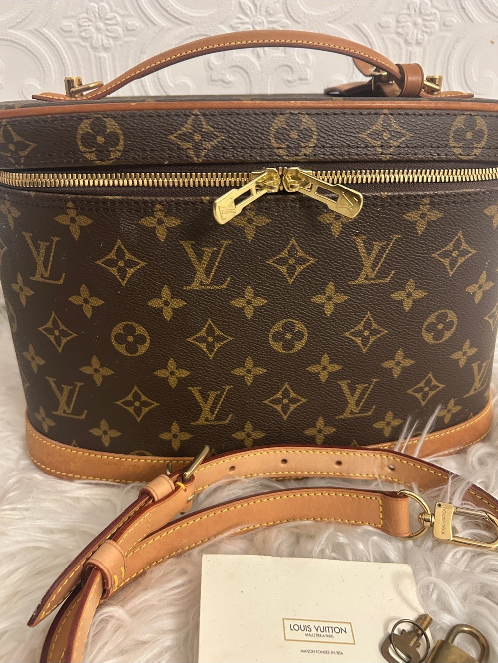 Louis Vuitton Monogram Vanity With strap, 2 keys, and lock